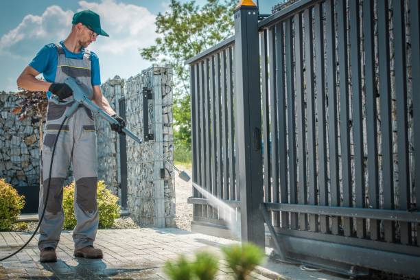 Why Choose Our Pressure Washing Services in Florida